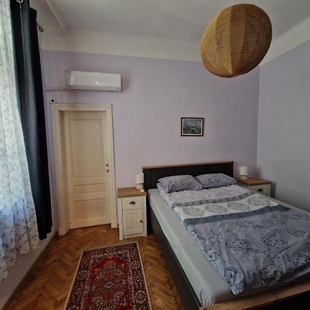 Apartmán Етаж От Къща С Двор Burgas City Exteriér fotografie